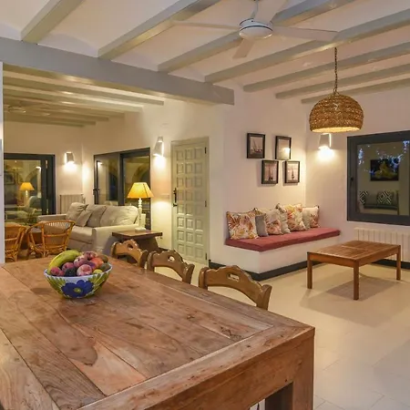 Bonita B Light Piscina Climatizada Bbq Wifi Chalet