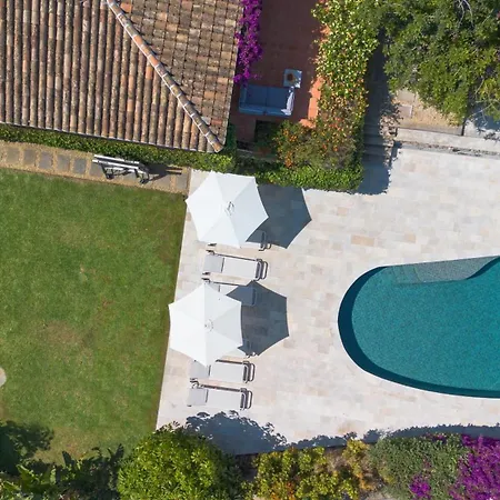 Bonita B Light Piscina Climatizada Bbq Wifi Chalet